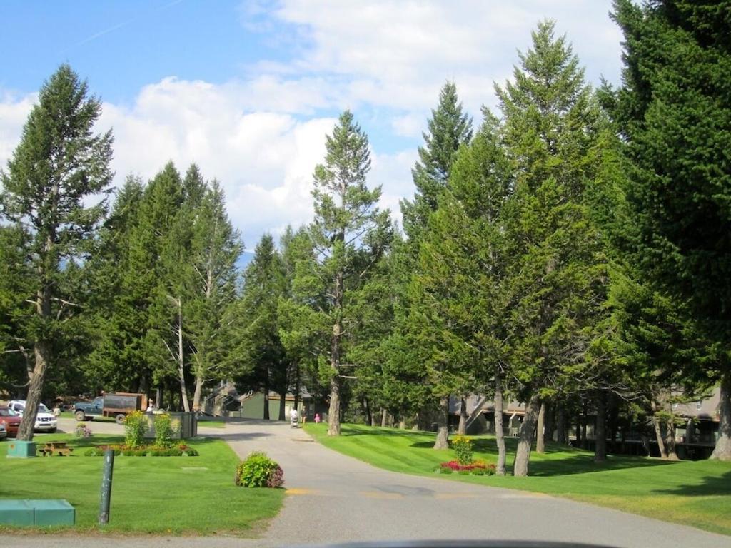 Akiskinook At Windermere Lake - Private Beach Access - New Pool And Hot Tub Now Open! Invermere Kültér fotó