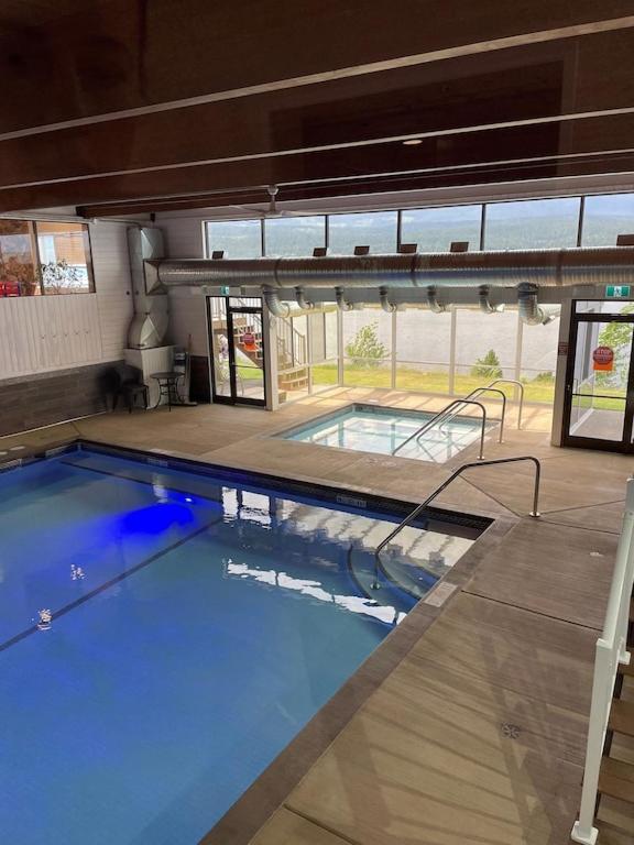 Akiskinook At Windermere Lake - Private Beach Access - New Pool And Hot Tub Now Open! Invermere Kültér fotó