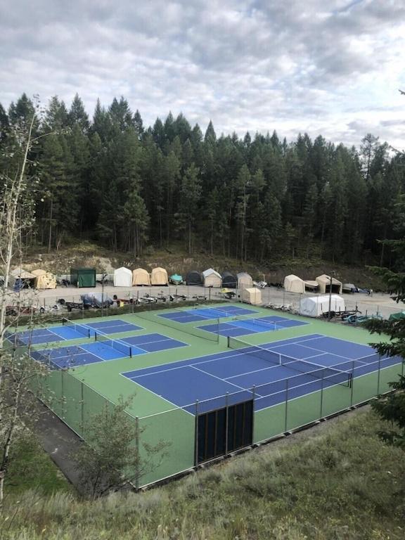 Akiskinook At Windermere Lake - Private Beach Access - New Pool And Hot Tub Now Open! Invermere Kültér fotó