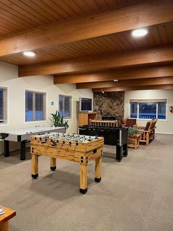 Akiskinook At Windermere Lake - Private Beach Access - New Pool And Hot Tub Now Open! Invermere Kültér fotó