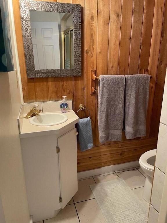 Akiskinook At Windermere Lake - Private Beach Access - New Pool And Hot Tub Now Open! Invermere Kültér fotó