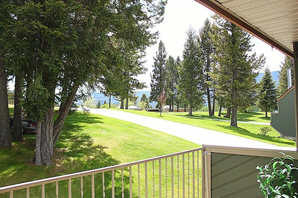 Akiskinook At Windermere Lake - Private Beach Access - New Pool And Hot Tub Now Open! Invermere Kültér fotó